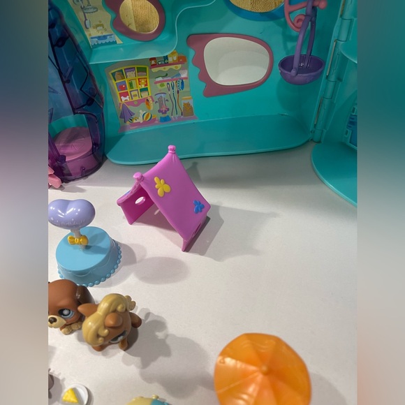 Littlest Pet Shop Biggest Littlest Pet Shop Playset House - Picture 6 of 12